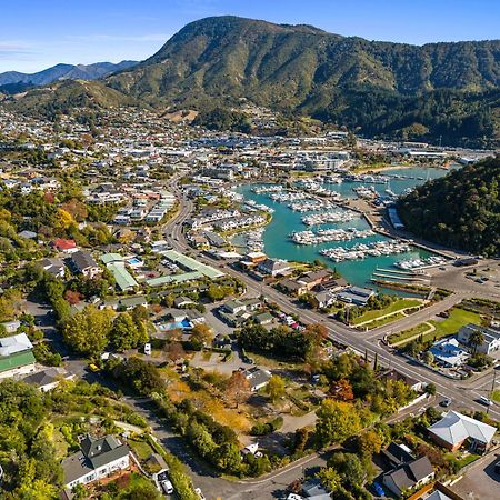 Tasman Holiday Parks Picton Eksteriør billede Aerial view of Akaroa