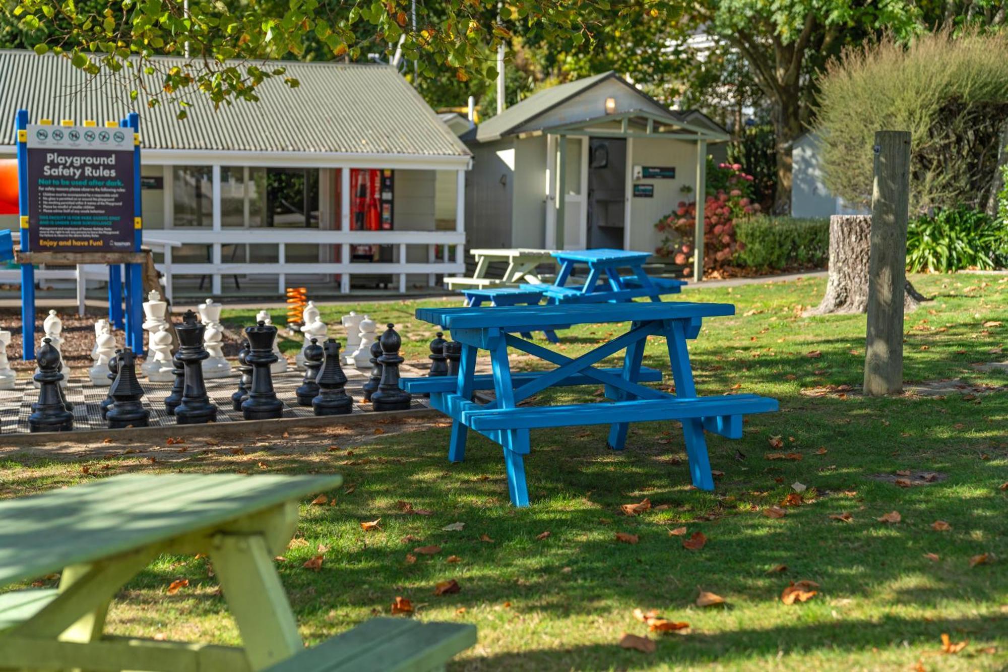 Tasman Holiday Parks Picton Eksteriør billede The cafe at the park
