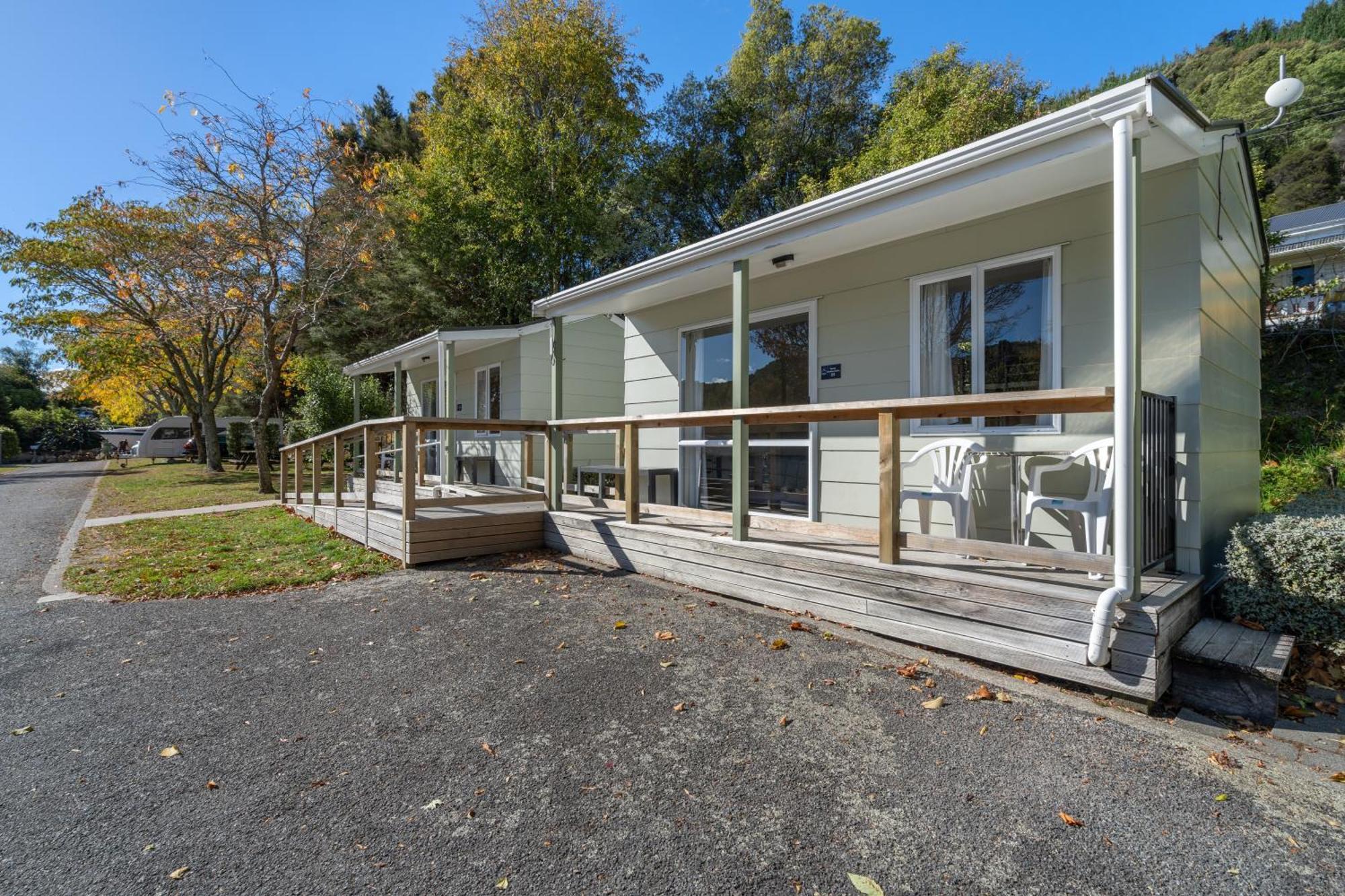 Tasman Holiday Parks Picton Eksteriør billede Motels in New Zealand