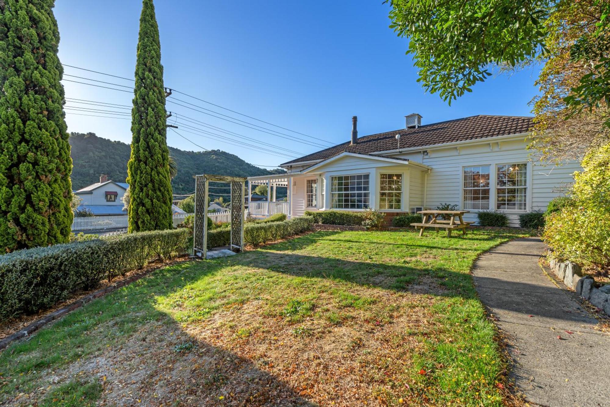 Tasman Holiday Parks Picton Eksteriør billede The house in 2015